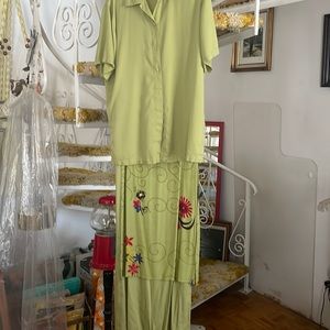 Nwot, two piece outfit, size M